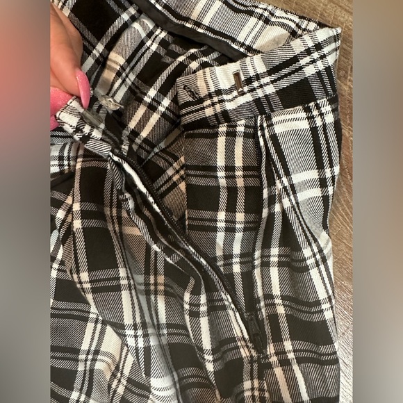 Hot Topic Black/White Plaid Schoolgirl Skirt size XL - Picture 9 of 15